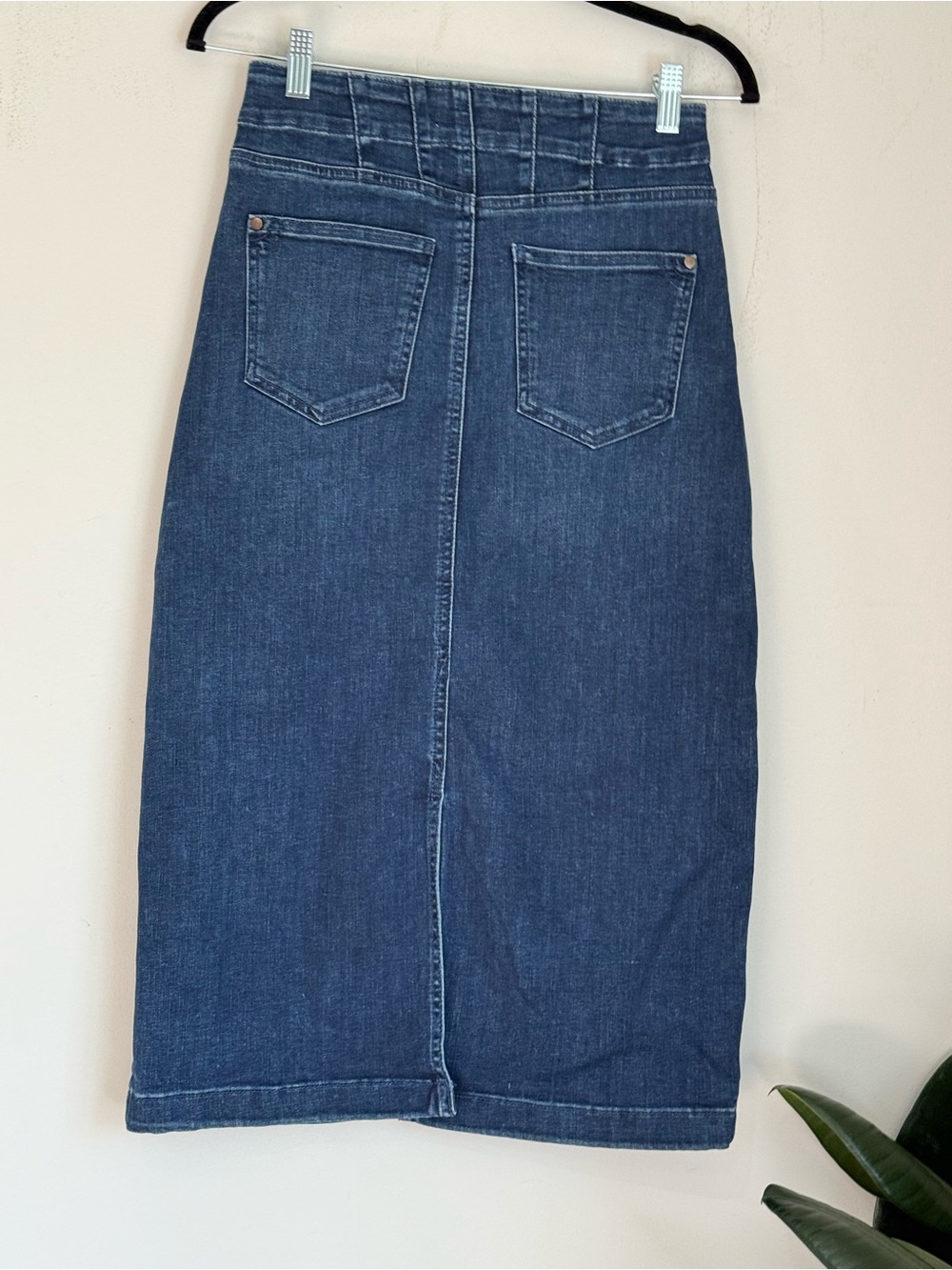 Anthropologie Pilcro Denim Midi Skirt Dark Wash Size 6 Stretch High Rise - Picture 3 of 5
